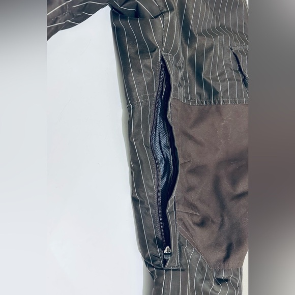 Lands’ End Youth Insulated Snow Pants, Size 16, Brown with White Pinstripes - Picture 13 of 16